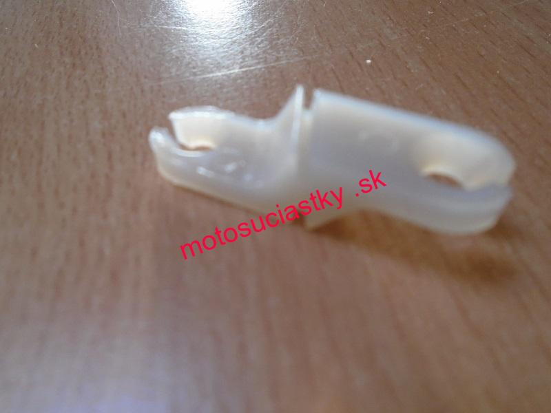 Plast do zadneho svetla