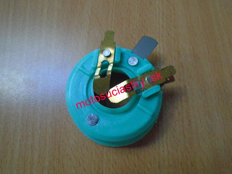 objímka prednej žárovky - plastová, symetrická / Panelka / CZK